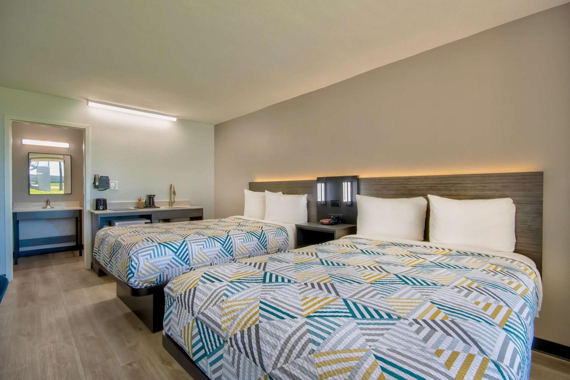 6 Tx Hotel 2*